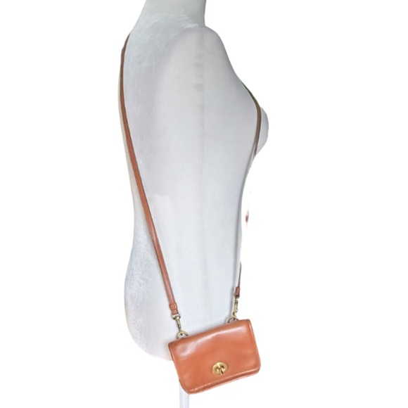 Vintage Coach Turn Lock Mini Penny Crossbody - Reasonable Offers Please & TY :) - Picture 6 of 7